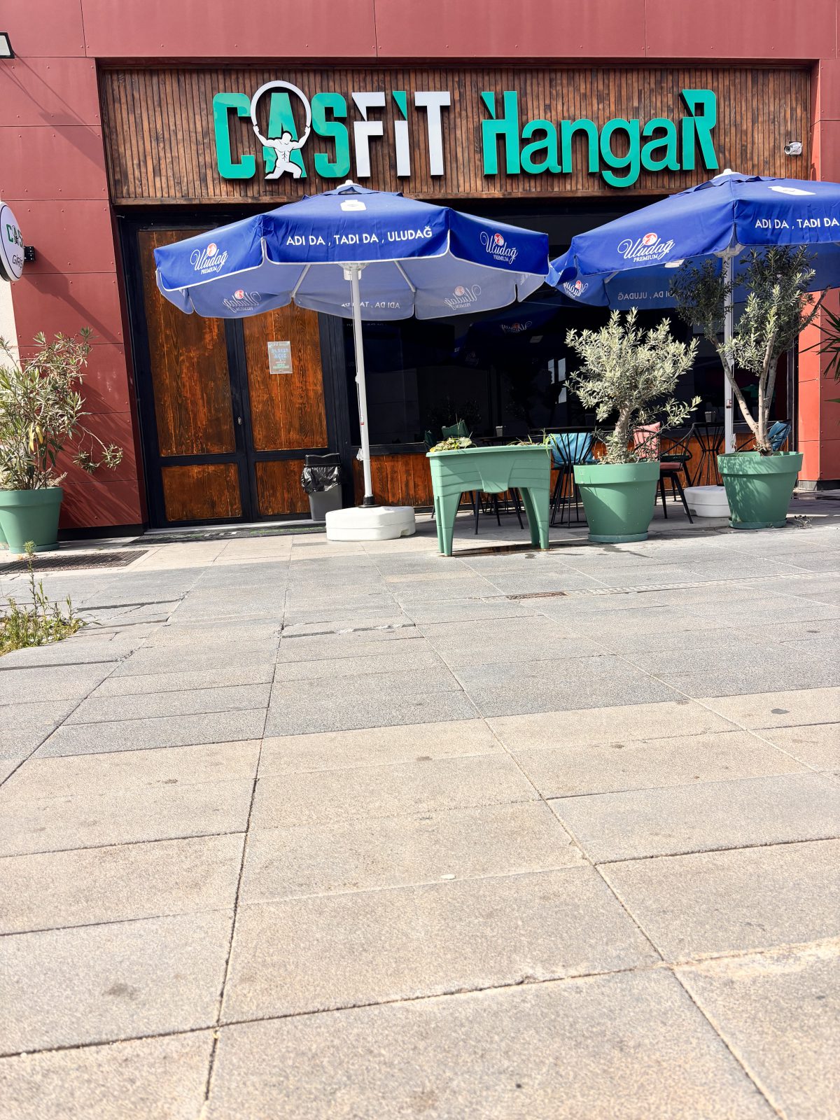 CasFit Hangar girişi